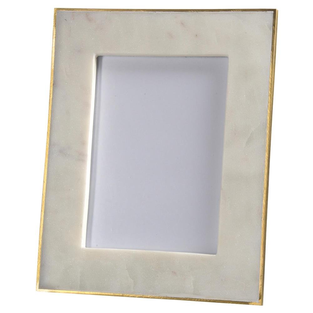 A picture frame with the gold boundry